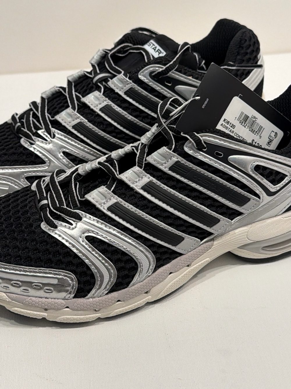 adidas Adistar Control 5 Black and Silver Men’s Running Sneakers - Size 8